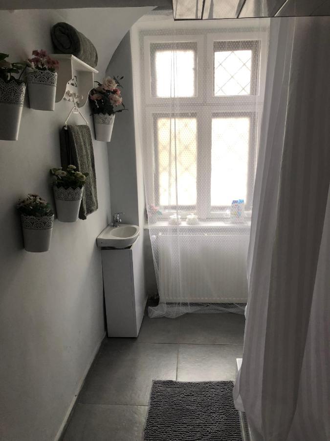 Godot Apartman Mişcolţ Exterior foto